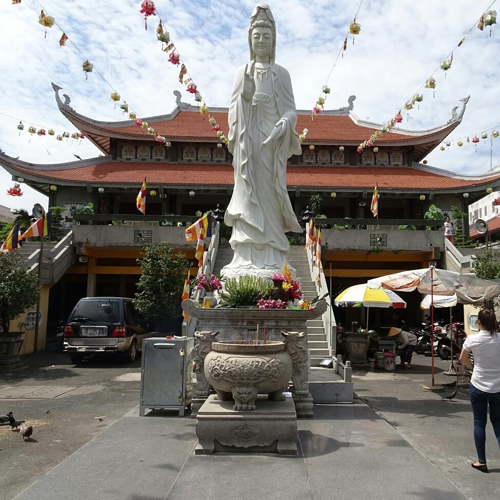 Những điều không nên làm khi du lịch tham quan chùa Phật Giáo 1